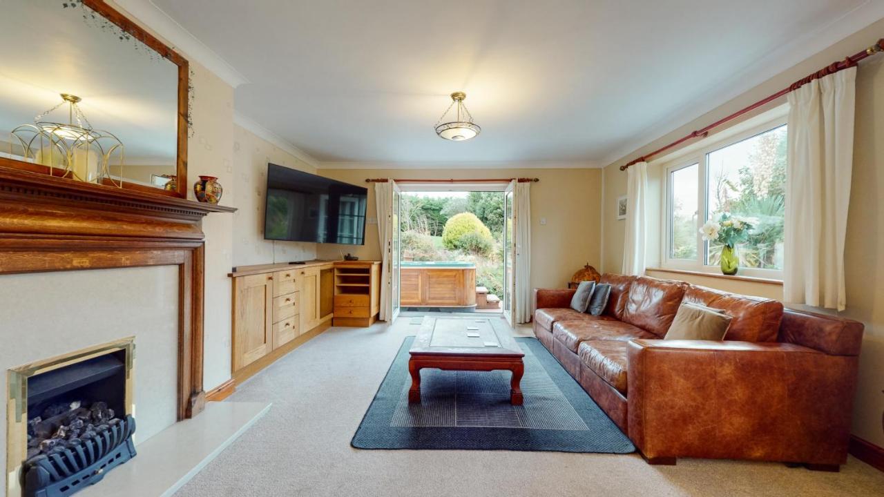 Jaw-Dropping Beach House In Anglesey Benllech Eksteriør billede