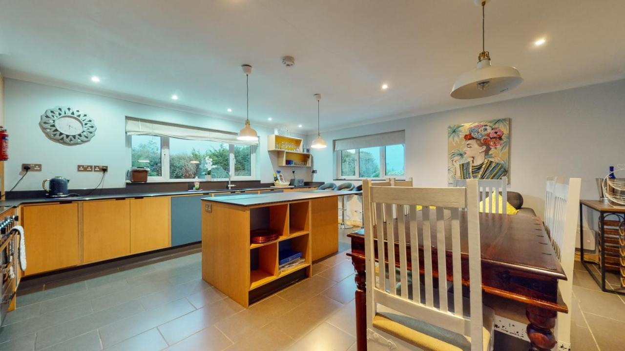Jaw-Dropping Beach House In Anglesey Benllech Eksteriør billede