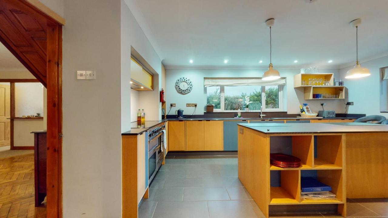 Jaw-Dropping Beach House In Anglesey Benllech Eksteriør billede