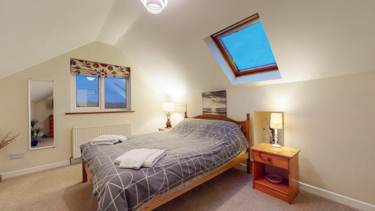 Jaw-Dropping Beach House In Anglesey Benllech Eksteriør billede