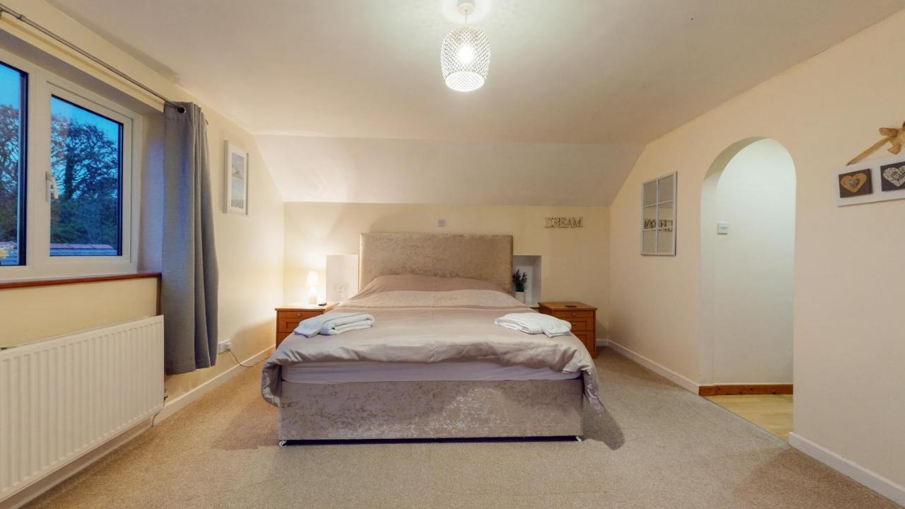 Jaw-Dropping Beach House In Anglesey Benllech Eksteriør billede